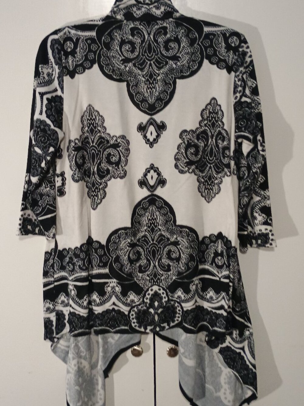 New Directions Black White Paisley Open Front Cardigan Size L 3/4 Sleeve Handker - Picture 3 of 6